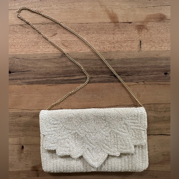 White Beaded Clutch Purse - Picture 6 of 9